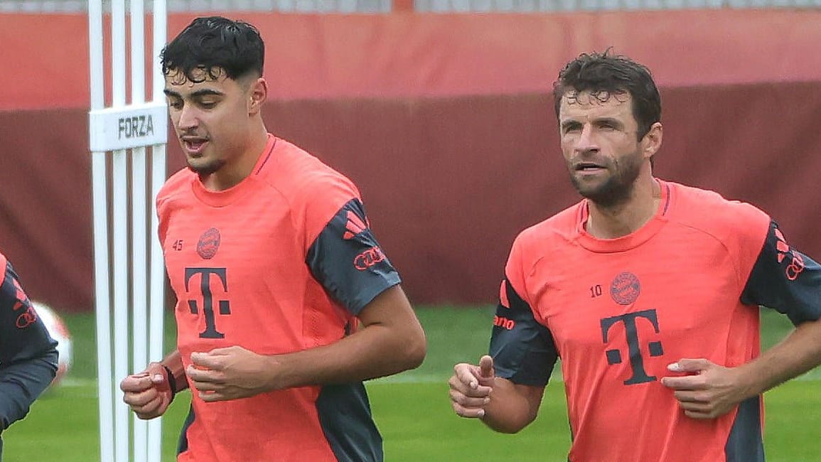 Thomas Müller (right) alongside Aleksandar Pavlović: The 35-year-old is under contract with the Vancouver Whitecaps.