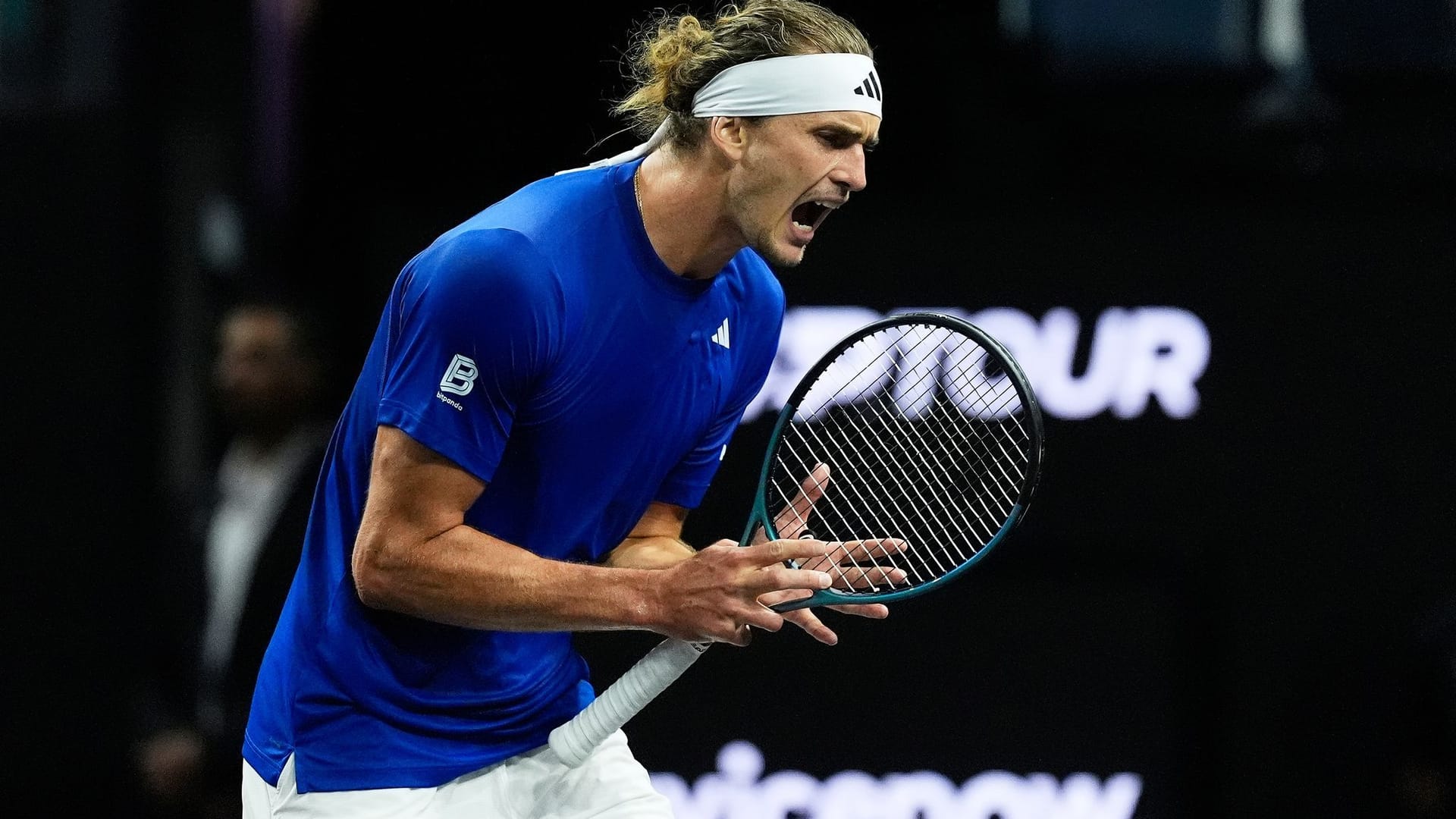 The German Alexander Zverev from the Europe team reacts to the Australian de Minaur after a lost point.