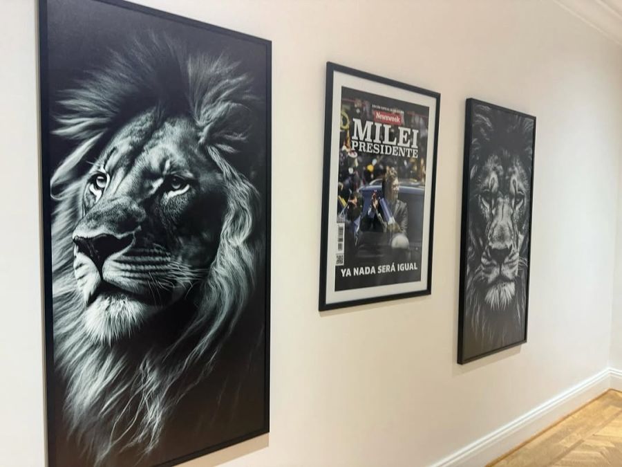 Milei's paintings in the fifth of Olivos