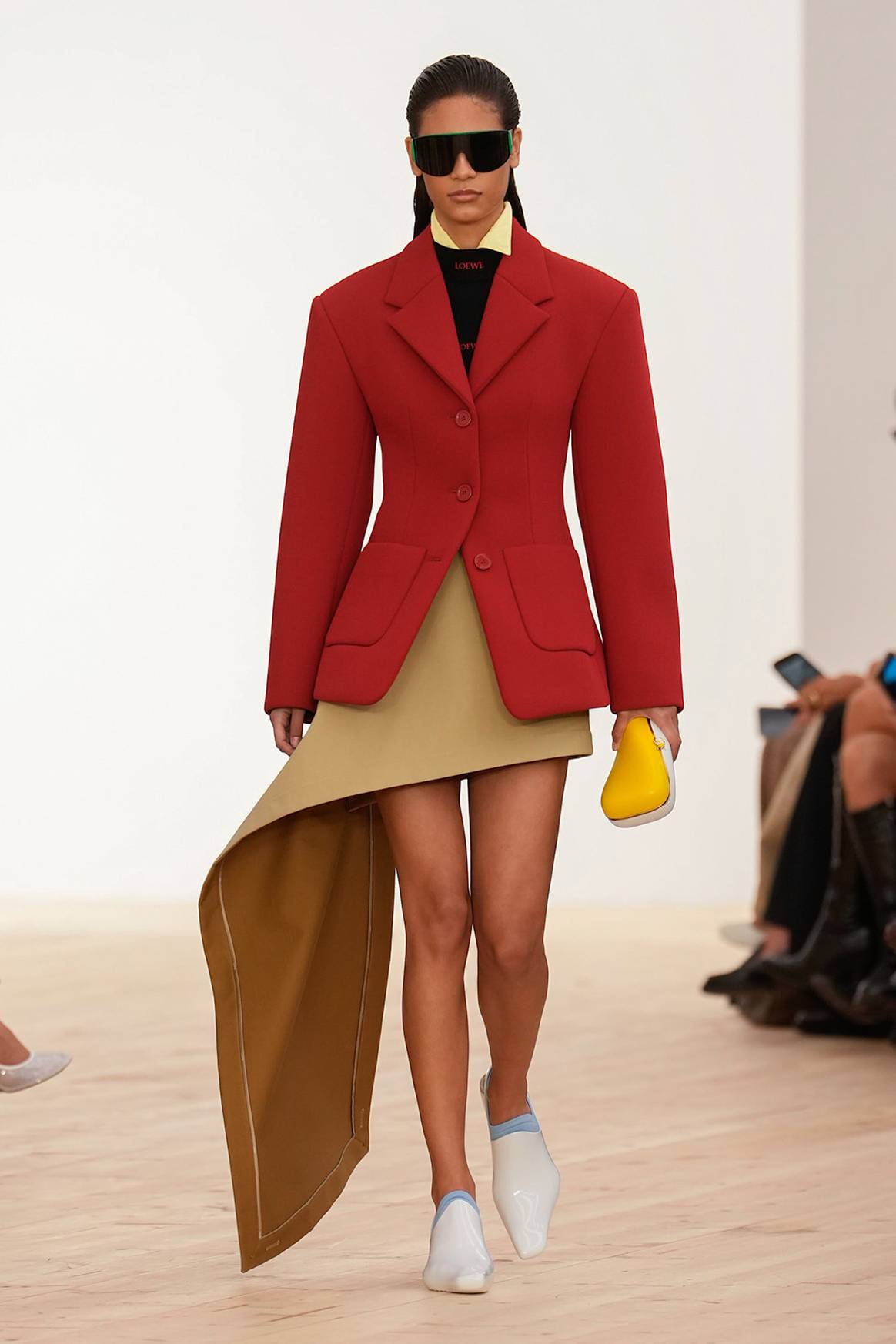 Loewe, desfile de presación de la colección de mujer para la temporada primavera/endo 2026.