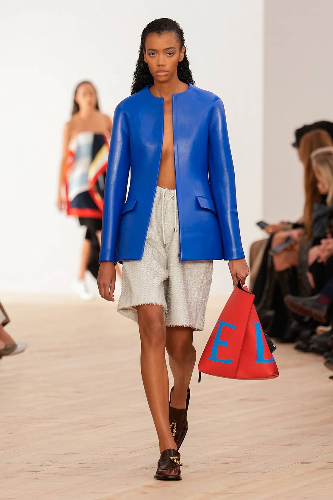 Loewe, desfile de presación de la colección de mujer para la temporada primavera/endo 2026.