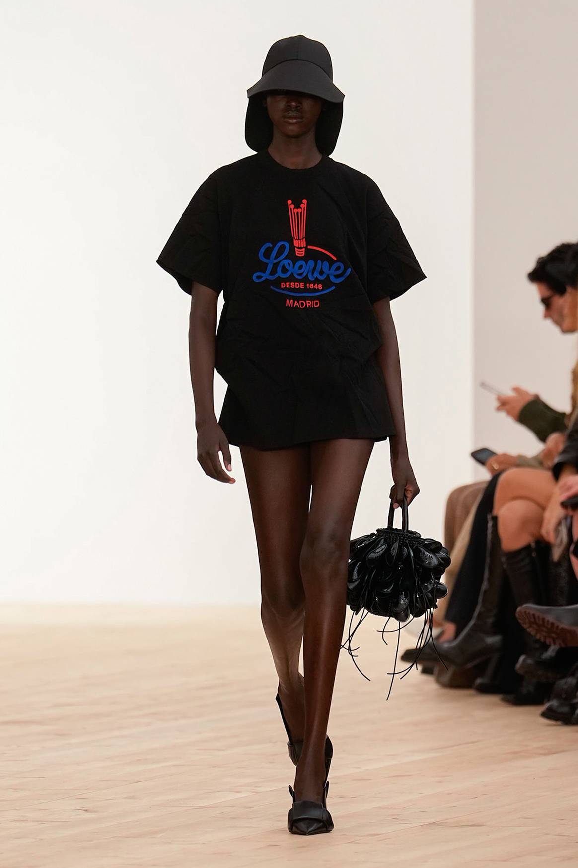 Loewe, desfile de presación de la colección de mujer para la temporada primavera/endo 2026.