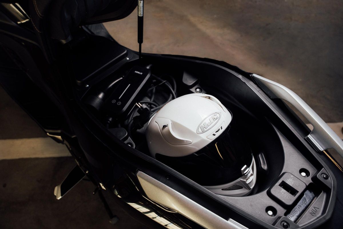 The charging system includes a Type 2 charger adjustable by time, power and schedules