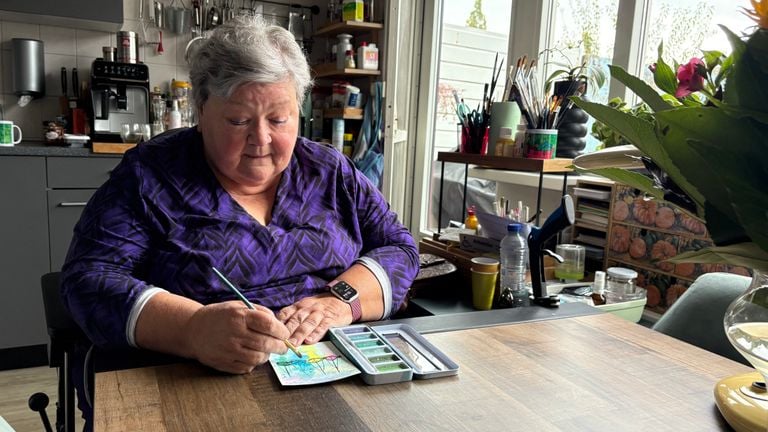 Margriet enjoys the things she can still do, such as painting