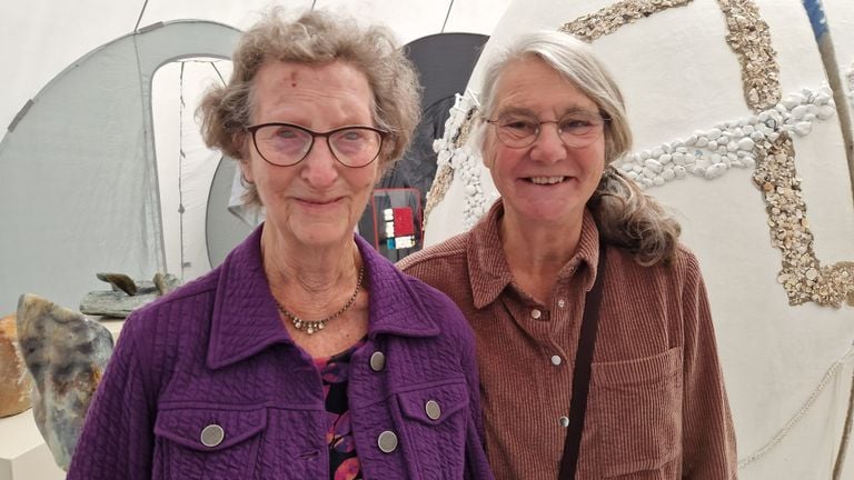 Irene Schumans (left) in the museum (photo: Tom Berkers).