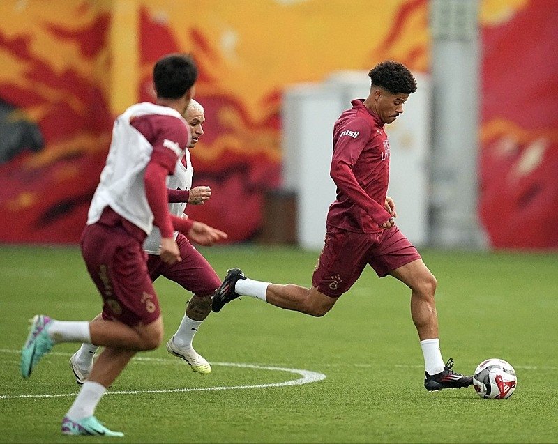 What time is the Başakşehir - Galatasaray match?