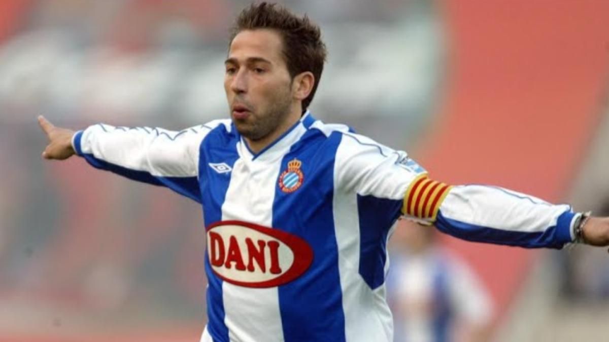 Tamudo, celebrating a goal