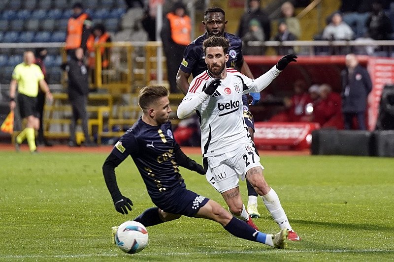 When will Rafa Silva play?