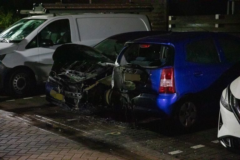 The damage to the cars in Bergen op Zoom is extensive (photo: Christian Traets/Persbureau Heitink).
