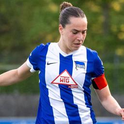 Hertha captain Clara Dreher in a duel (Source: Matthias Koch)