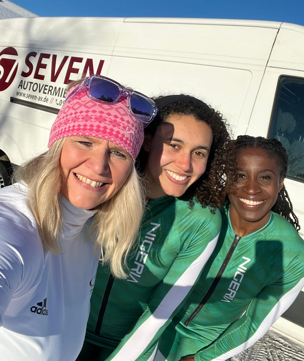 Olympiasiegerin Sandra Kiriasis (50) mit dem Bob-Team Simidele Adeagbo und Kewe King