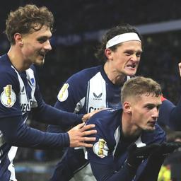 Hertha BSC celebrates the 1-0 win against Elversberg. (Photo: IMAGO / Contrast)