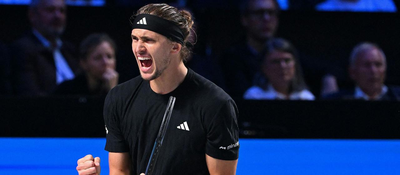 Alexander Zverev celebrates in the game against Matteo Arnaldi