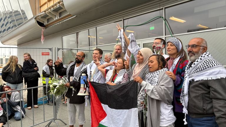 Ammar and a lot of other activists are relieved to be at home (photo: Omroep Brabant).