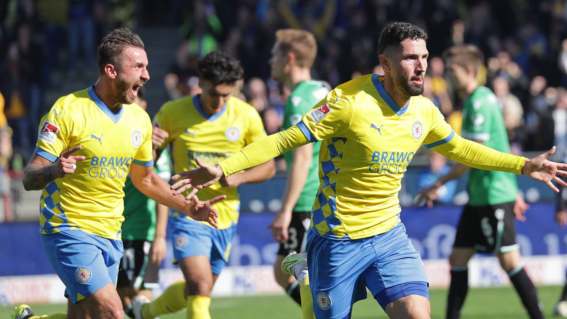 Celebrations at Eintracht Braunschweig (archive photo): In the last home derby to date, BTSV beat Hannover 96 2-0.