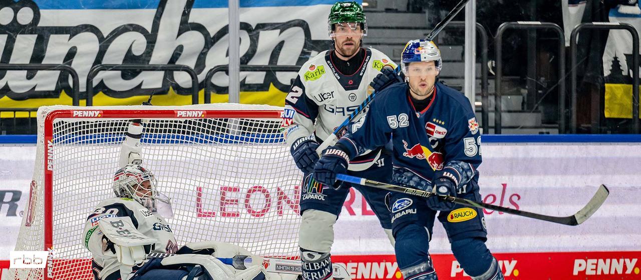 Duel in front of the Eisbären Tor in Munich | Image: IMAGO/Eibner