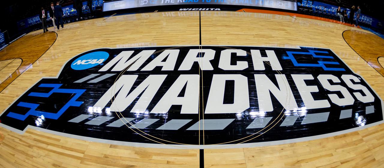 "March Madess"-Logo at the final of the college championships