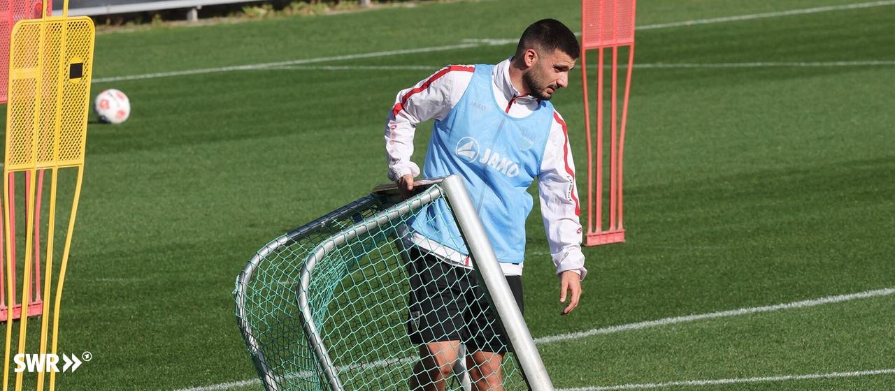 Deniz Undav from VfB Stuttgart carries a training goal