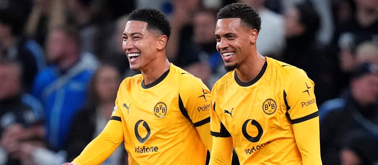 Felix Nmecha (r.) and Jobe Bellingham are happy about the 1-0 win against Copenhagen.
