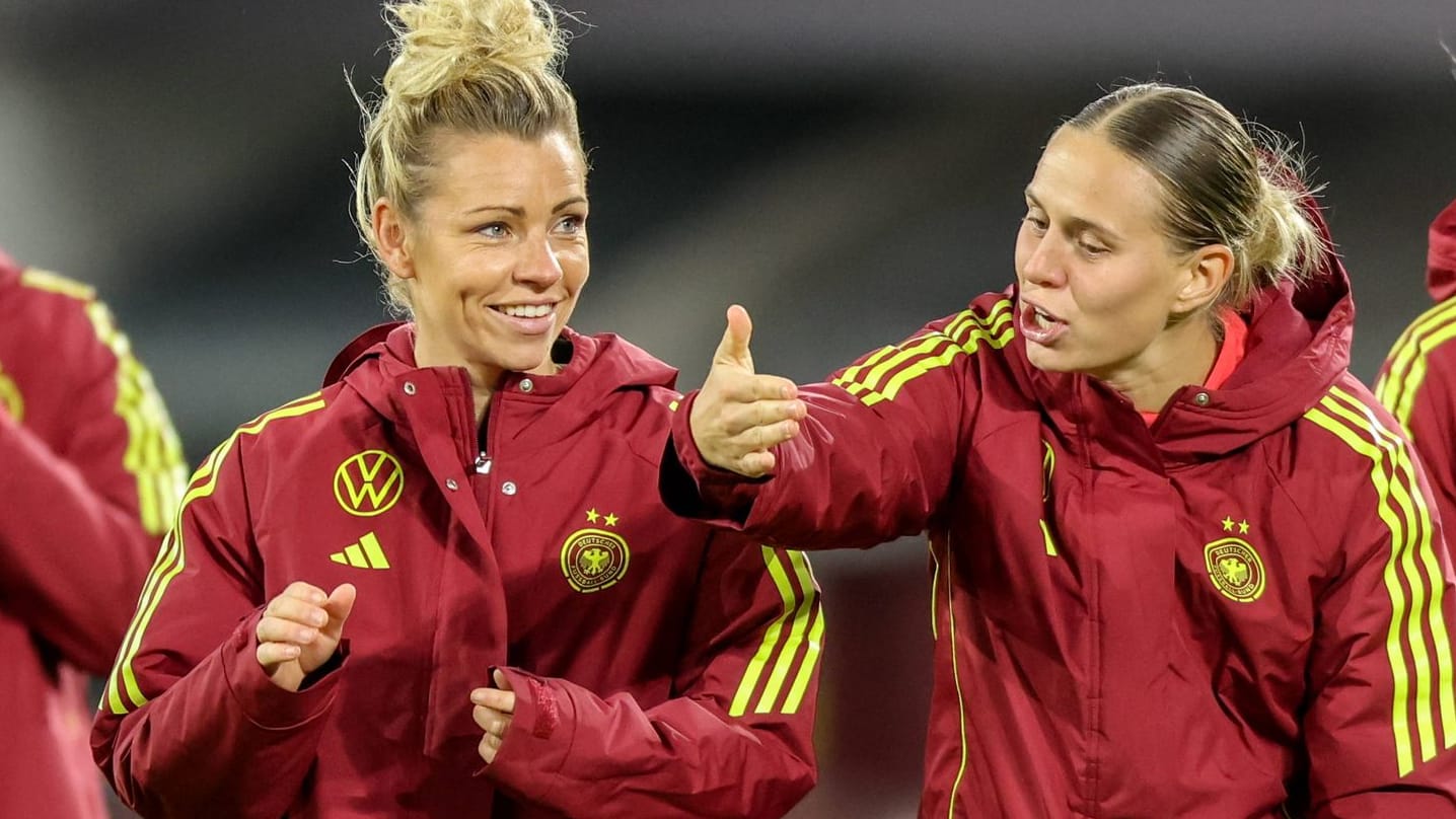 Linda Dallmann (l.) next to Klara Bühl: The DFB women defeated France in the first leg.