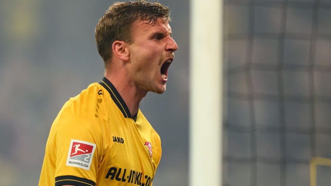 Christoph Daferner cheered his goal to 2-2: The Dresden striker experienced a wild game.