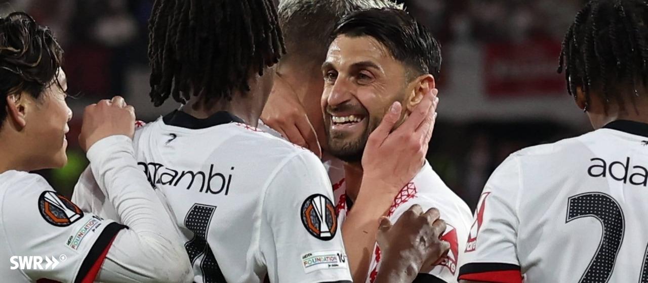 Vincenzo Grifo from SC Freiburg celebrates his goal against FC Utrecht. 