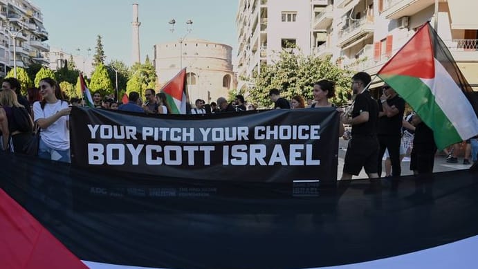 Pro-Palestinian demonstration (symbolic image): There were also repeated demonstrations during football games.
