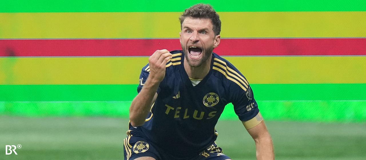 October 18, 2025, Canada, Vancouver: Football: MLS, Vancouver Whitecaps - FC Dallas. Thomas Müller from the Vancouver Whitecaps shouts across the pitch. 