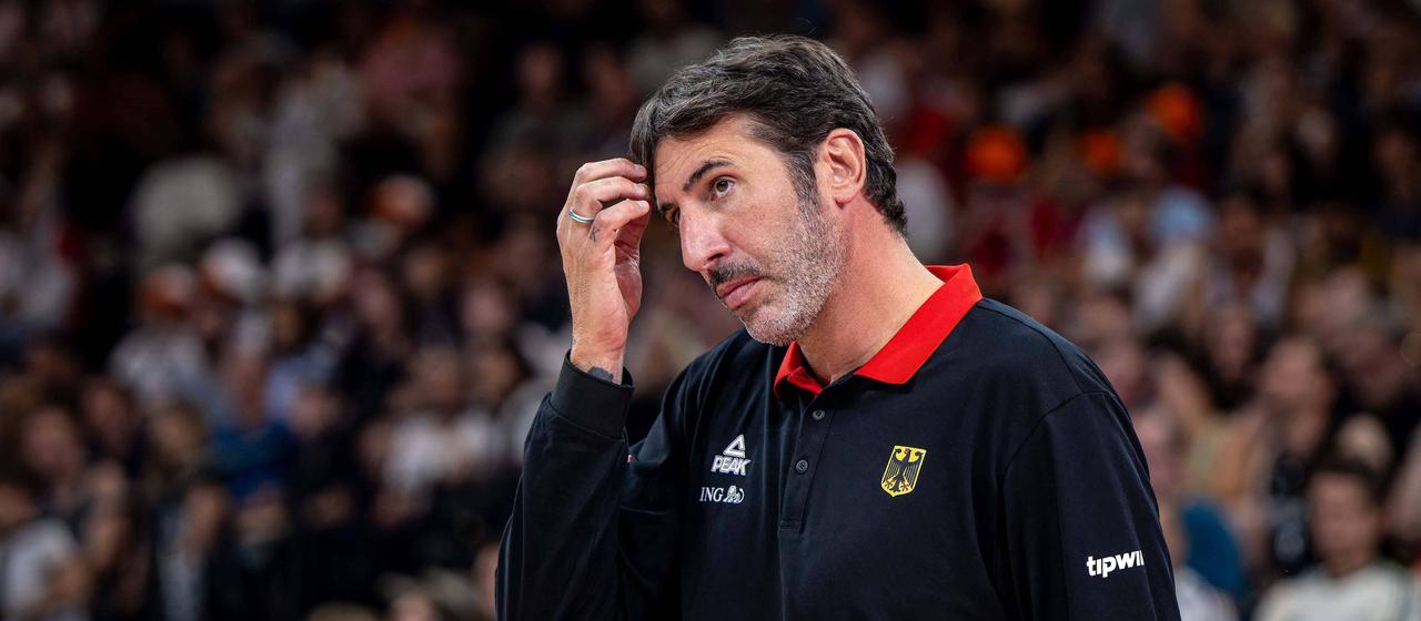 DBB coach Alex Mumbru