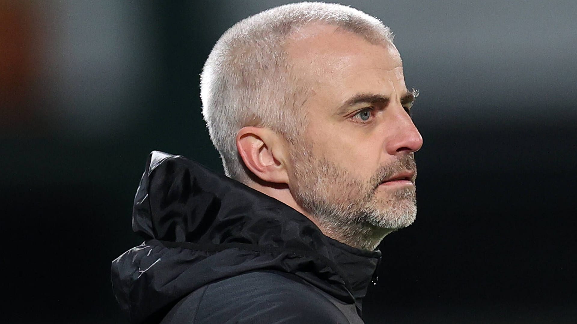 New task for the exotic football team: coach Lars Hopp.