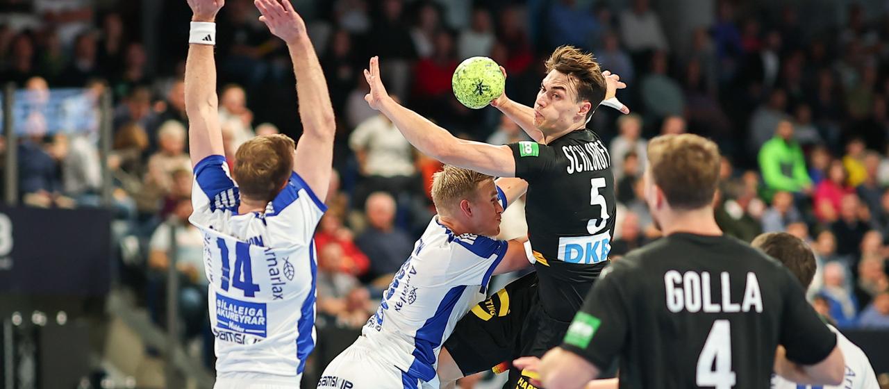 Miro Schluroff in action during the friendly against Iceland