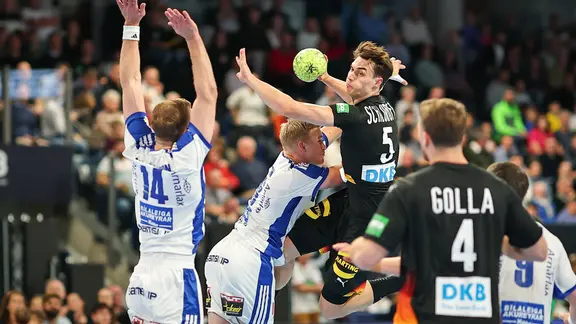 Miro Schluroff in action during the friendly against Iceland