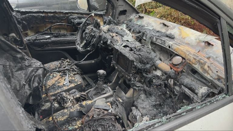 Hans' burnt-out car (photo: Omroep Brabant).