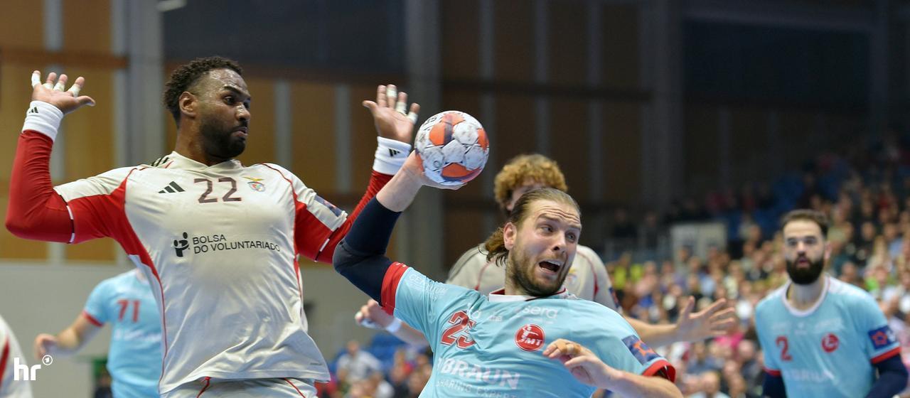 MT professional Olle Forsell Schefvert in the game against Benfica.