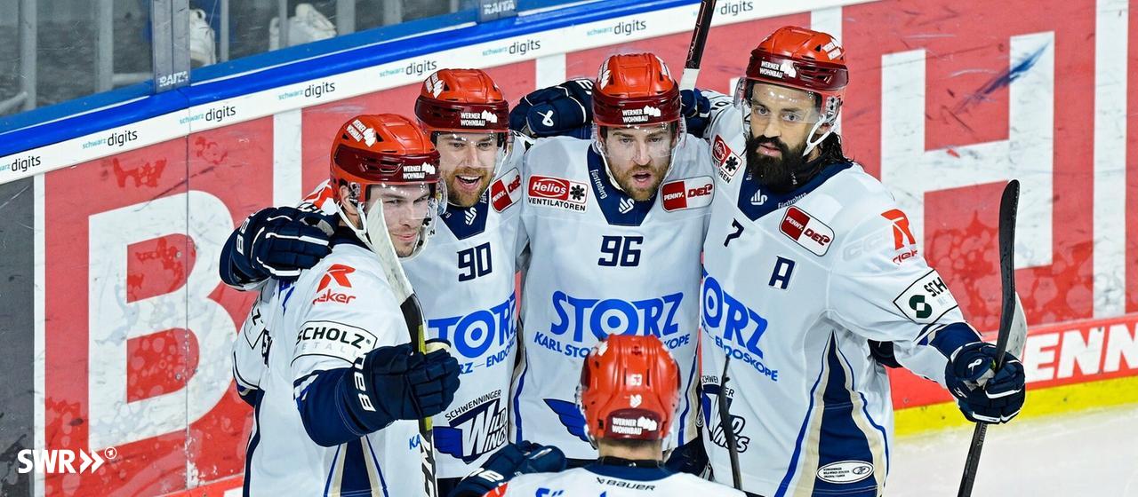 Adler Mannheim against the Schwenninger Wild Wings