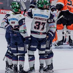 Celebrations at the Eisbären Berlin (imago images/Gawlik)