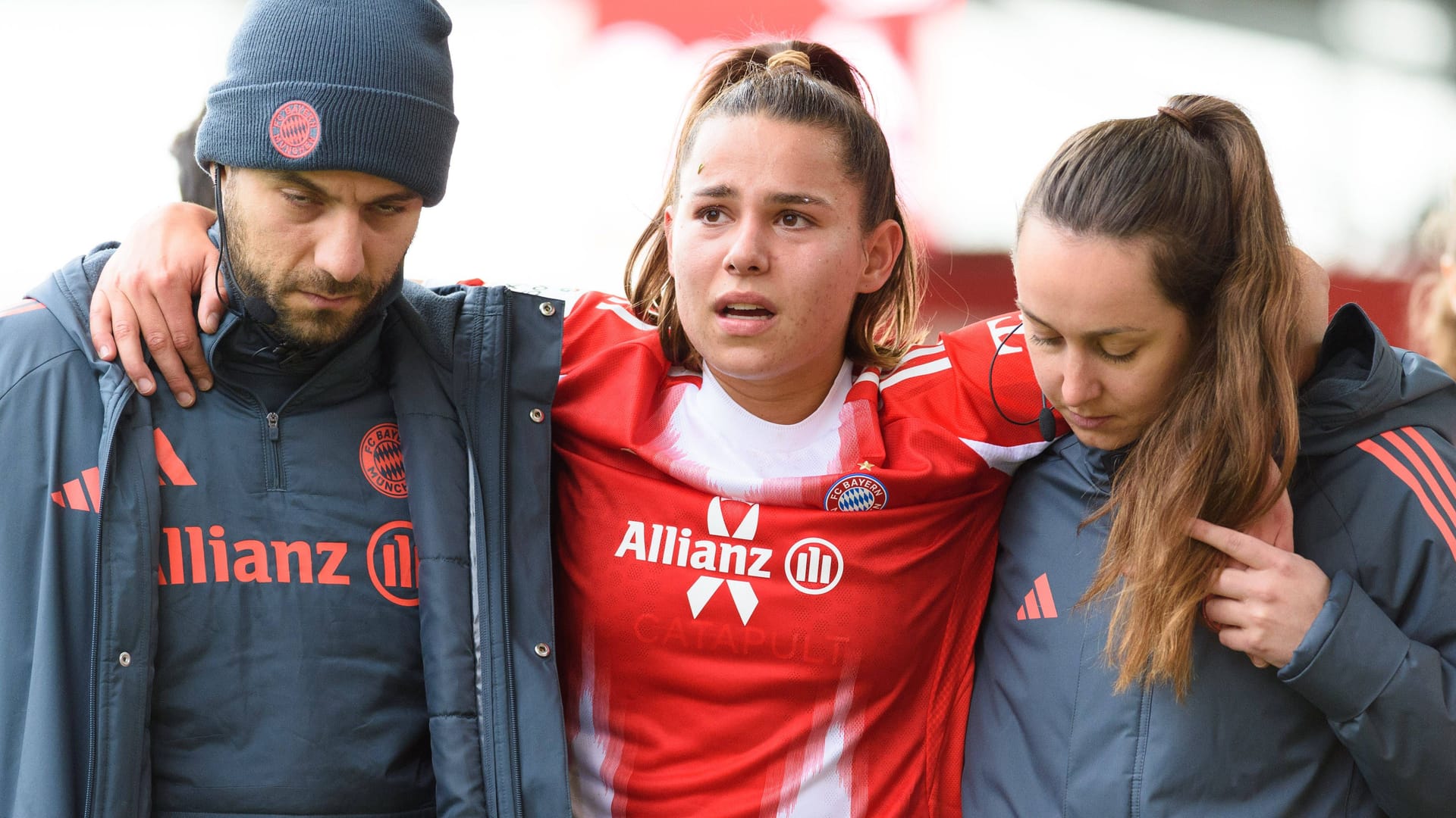 Lena Oberdorf (M.): The midfielder is expected to be absent for a longer period. Lena Oberdorf (M.): The midfielder is expected to be absent for a longer period.