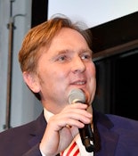 Your expert in the online seminar