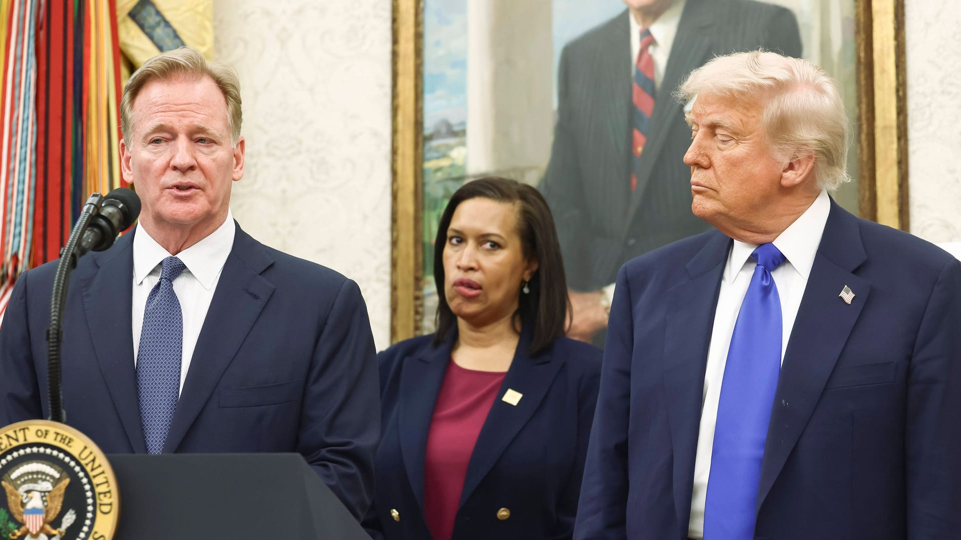 NFL boss Roger Goodell (left) and Donald Trump: They are currently not best friends.