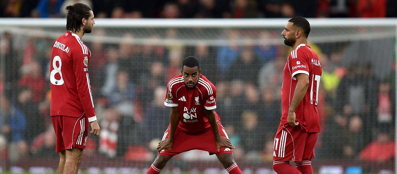 Disappointed faces from Dominik Szoboszlai, Alexander Isak and Mohamed Salah