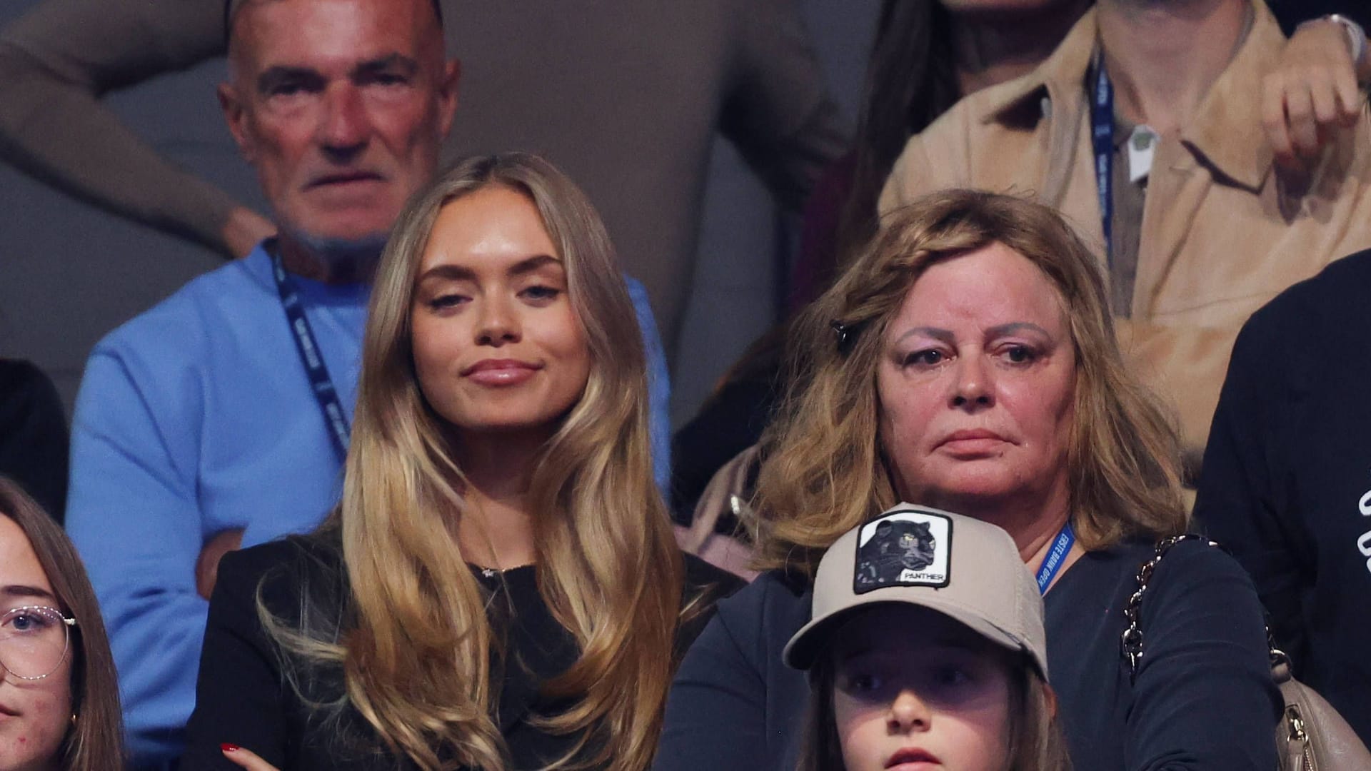 Attending Jannik Sinner's final: Laila Hasanovic (left) next to Sinner's mother Siglinde.