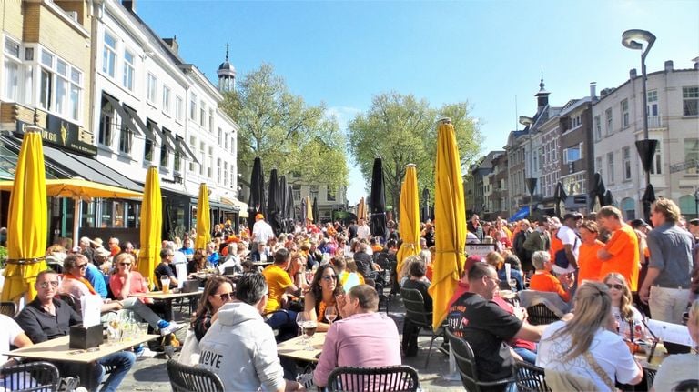 The terrace on the Grote Markt in Breda (photo Henk Voermans).