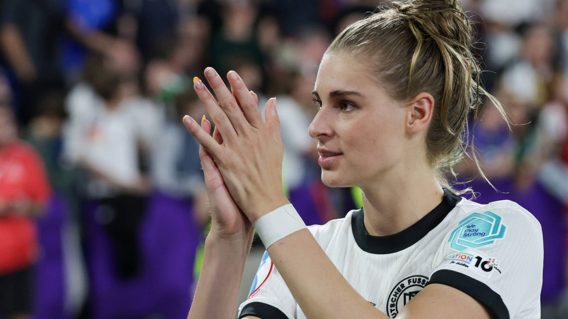 Jule Brand: She has to prove herself in a new position.
