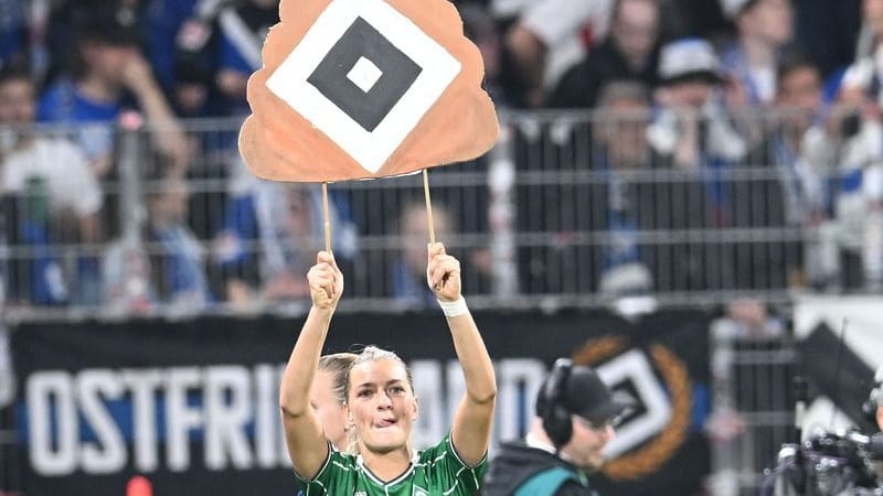With this action she angered numerous HSV supporters: Werder player Medina Desic apologized afterwards for her behavior.