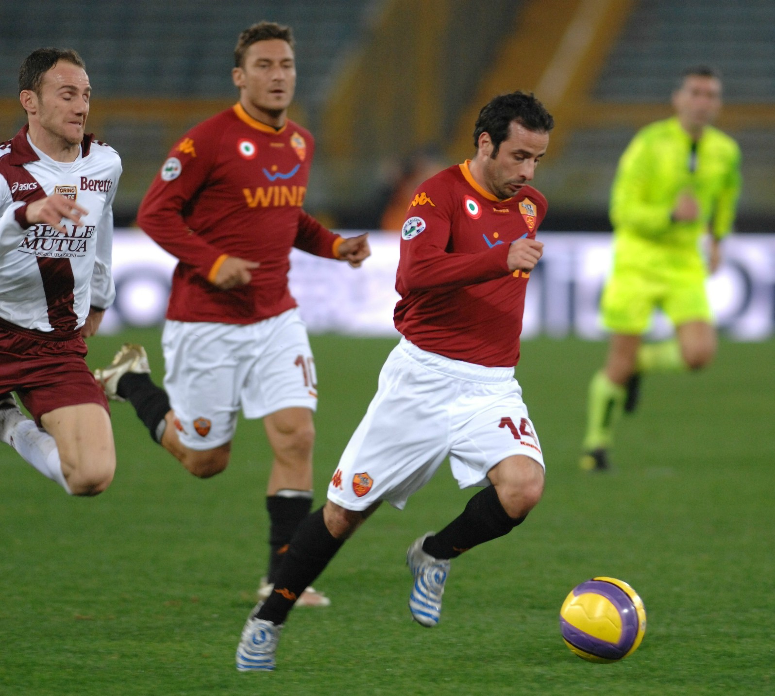 ¬©Andrea D_Errico/LaPresse 16-01-2008 Sport Rome - Stadio Olimpico Coppa Italia Tim 2007/2008 Roma vs Torino - ©Andrea D'Errico/LaPresse 16-01-2008 Sport Roma - Stadio Olimpico Coppa Italia Tim 2007/2008 Roma vs Torino in the photo: giuly - Photographer: d_errico