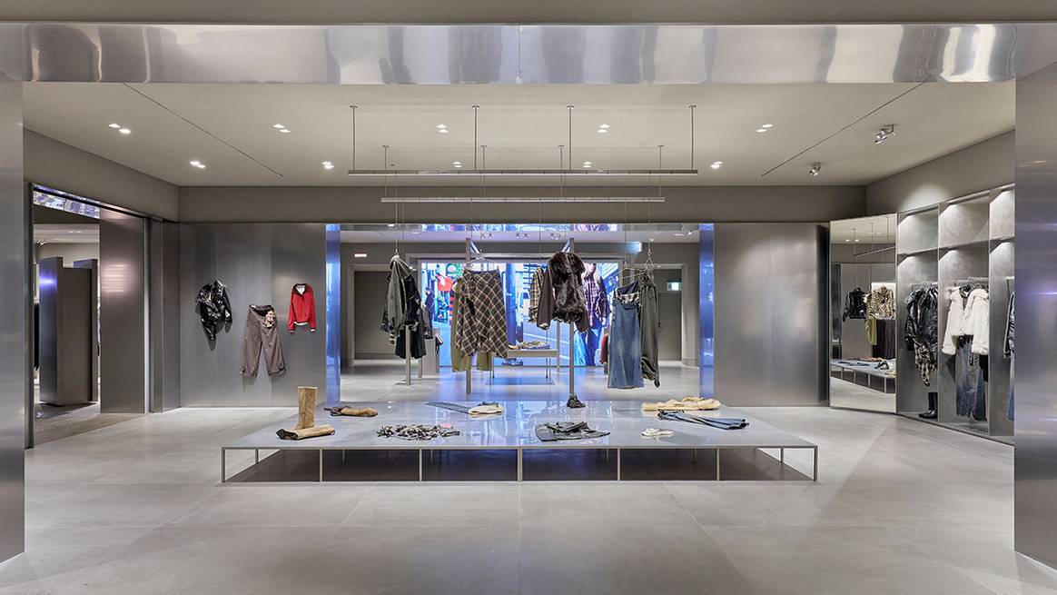 Tienda de Zara on the 1-9-1 Shinsaibashi of the Chūō-ku district of Osaka (Japón).