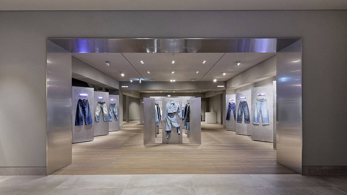 Tienda de Zara on the 1-9-1 Shinsaibashi of the Chūō-ku district of Osaka (Japón).