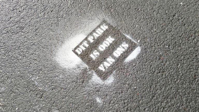 The chalk campaign of the Dolle Mina's in Breda (photo: Dolle Mina's). 