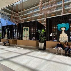   Works from the “Queens” series, exhibited in the main hall of the Hilton Buenos Aires Hotel. | Photo:Verb