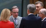 Belgian Prime Minister Bart de Wever in conversation with, among others, Dick Schoof and EU foreign policy chief Kaja Kallas.